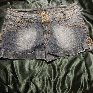 Womans Shorts Size 11